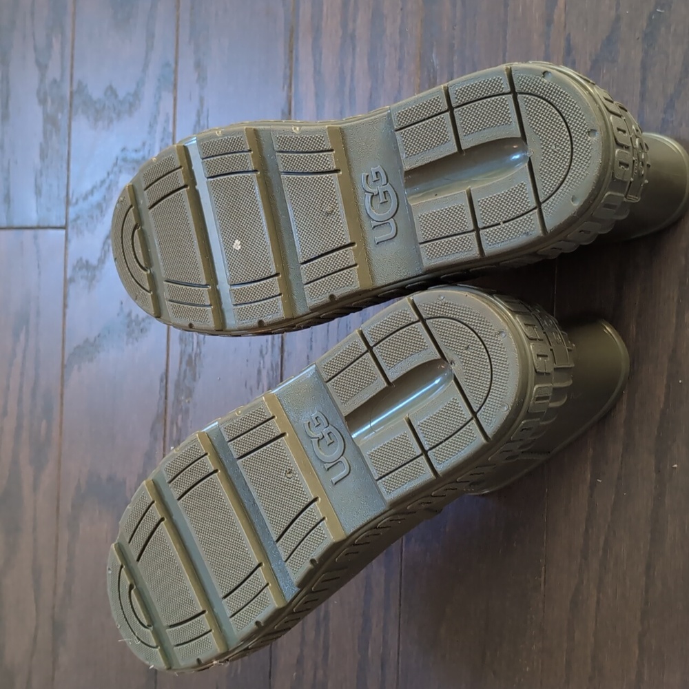 UGG Size 8 Olive Green Rain Boot - Picture 9 of 11